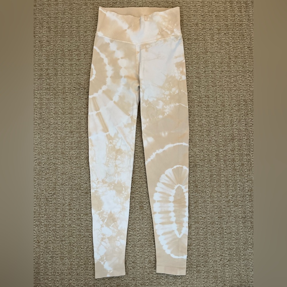 Aerie Offline White & Beige Tie Dye Leggings, size XXS